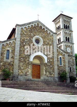 CASTELLINA IN CHIANTI TOSCANA ITALIA Europa Può la Chiesa di San Salvatore nel centro di questo borgo murato Foto Stock