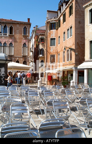 Caffetteria in una piazza di Venezia Foto Stock