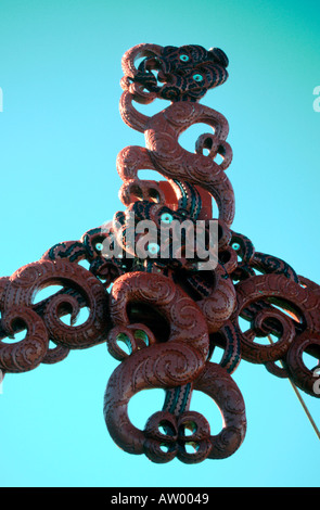 Segno di ingresso al tradizionale Maori Marae Isola del nord della Nuova Zelanda Foto Stock