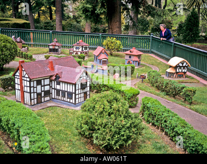 Miniatura villaggio Tudor in Giardini Fitzroy Melbourne Victoria Australia Foto Stock