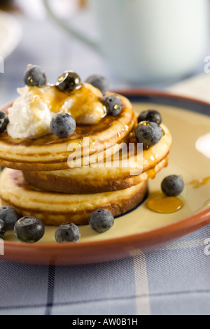 Deliziose frittelle impilate sulla sommità della vicenda Foto Stock