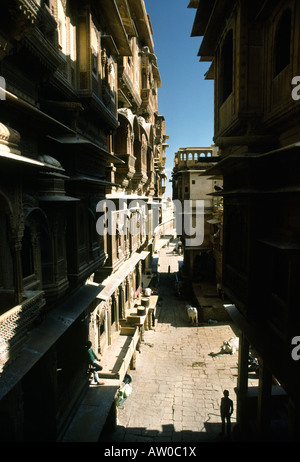 India Rajasthan Jaisalmer architettura degli edifici di via di ornati havelis Foto Stock