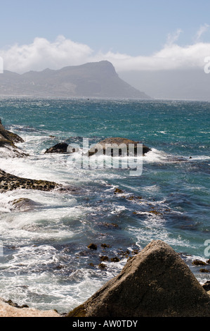 Vista della Baia di False da Boulder spiaggia vicino Simon s Town Sud Africa Foto Stock