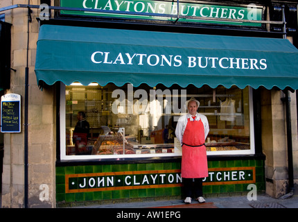 Tradizionale britannica Butcher Claytons viste intorno Bowness on Windermere Cumbria Regno Unito Foto Stock