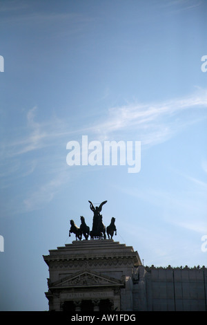 Statue romane sull'Altare della Patria Vittoriano in Roma, Italia Foto Stock