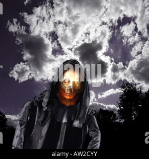 Il male cranio Demon Ghost sulla notte di Halloween Foto Stock