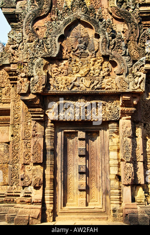 Porta il Banteay Srei, Tempio di Angkor, Cambogia Foto Stock
