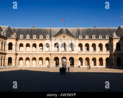 "Cour d'Honneur' cortile al 'Musée de L'Armée", "Les Invalides" Parigi Francia Europa Foto Stock