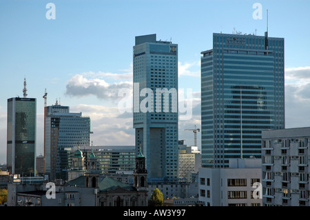 Panorama di Varsavia con Hotel Marriott (sinistra), Hotel Inter Continental (centro) e Varsavia Centro Finanziario (destra) Foto Stock