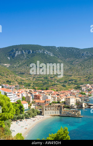 Ail citta di Komiza, Vis in Croazia. Foto Stock