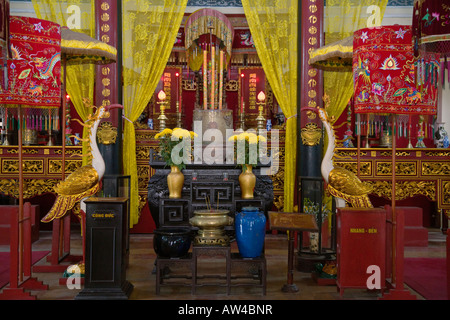 Interno del tempio del Re HUNG VUONG HO CHI MINH CITY SAIGON VIETNAM Foto Stock