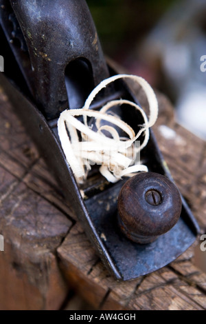 Ancora la vita di un vecchio piano di legno con trucioli di legno Foto Stock