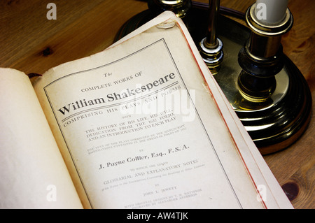 Opere complete di William Shakespeare libro aperto Foto Stock