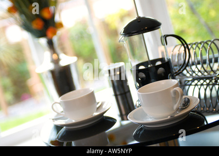 Caffetiere e tazze da caffè Foto Stock