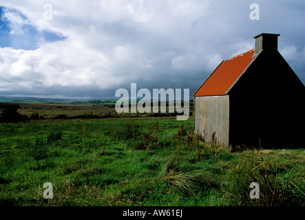 Piccola casa in mezzo al nulla Foto Stock