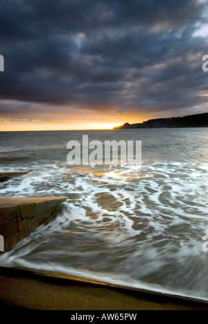 Sunrise a Runswick Bay vicino a Whitby Regno Unito Foto Stock