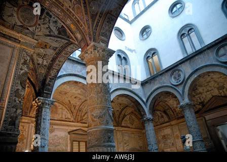 Cortile interno di Palazzo Vecchio, Firenze Italia Foto Stock