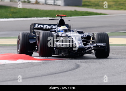 Nico Rosberg GER in Toyota Williams FW30 racecar durante la Formula 1 sessioni di prove sul Circuito de Catalunya Foto Stock