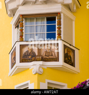 Ortisei Val Gardena, Trentino-Alto Adige, Italia. Facciata decorativa del Hotel Adler. Foto Stock