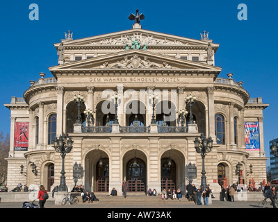 La vetrina della Vecchia Opera Alte Oper grandi concert hall in Frankfurt am Main Hesse Germania Foto Stock