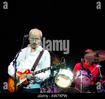 Mark Knopfler eseguire durante il suo tour Shangri-La a Melbourne, Australia Foto Stock