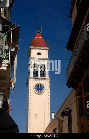 Il campanile di San Spiridione chiesa, citta di Corfu, Grecia Foto Stock