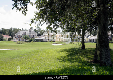 Quartiere residenziale con campo da golf nella celebrazione Florida USA Foto Stock