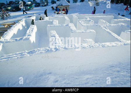 Un labirinto di neve a Saariselka il nord della Finlandia Foto Stock
