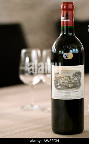 Bottiglia di Chateau Lafite Rothschild Foto Stock