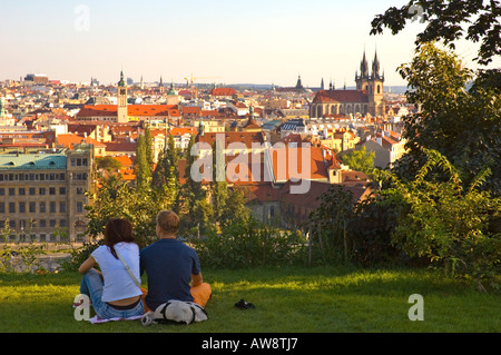 Vista da Letenske Sady park, distretto di Letna, Praga, Repubblica Ceca, Europa Foto Stock