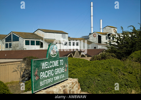 Pacifc Grove segno e Acquario di Monterey Bay, CALIFORNIA, STATI UNITI D'AMERICA Foto Stock