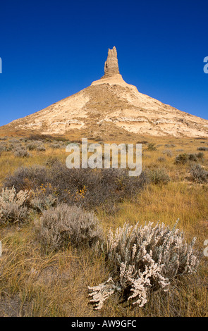 Chimney roccia sotto il cielo blu lungo la Oregon Trail Chimney Rock National Historic Site Nebraska Foto Stock