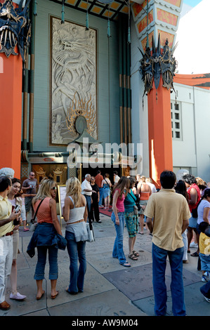 Il piazzale del Grauman's Chinese Theatre di Hollywood, in California. Foto Stock