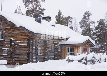 Un isolato bene casa Saariselka nel nord della Finlandia Foto Stock