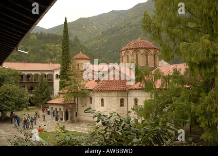 Monastero di Bachkovo e montagna Rhodopi, Bulgaria, Settembre 2006 Foto Stock