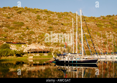 Barche a vela nel piccolo porto, Datca Peninsula, Turchia Foto Stock