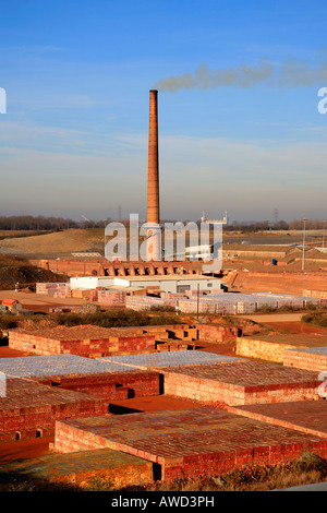 Ciminiere LBC laterizi Hanson mattone opere società Whittlesey Cambridgeshire England Regno Unito Regno Unito Foto Stock