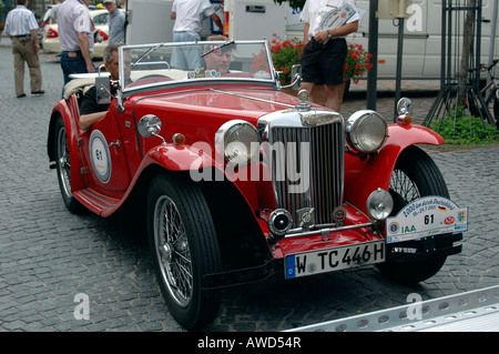 Vintage MG, vintage auto da rally, 2000 Km attraverso la Germania, Schwaebisch Gmuend, Baden Wuerttemberg, Germania, Europa Foto Stock