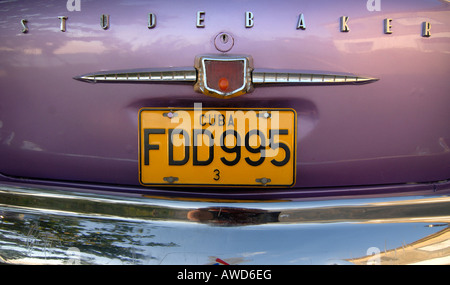 Dettaglio, auto d'epoca e cubano targa, Cienfuegos, Cuba, Americhe Foto Stock