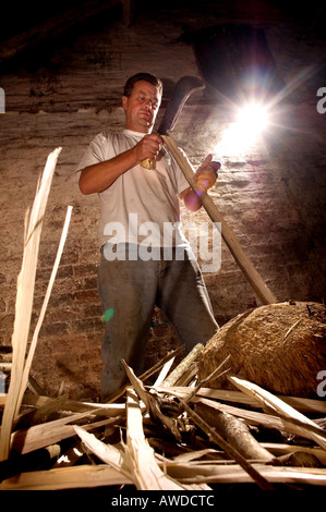 Notte dei falò preparati, 6000 torce sono realizzati a mano in avanti della processione. Foto da Jim Holden. Foto Stock