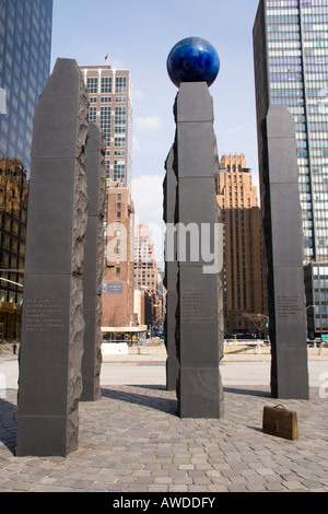 La scultura dedicata a Raoul Wallenberg, al di fuori del palazzo delle Nazioni Unite a New York Foto Stock