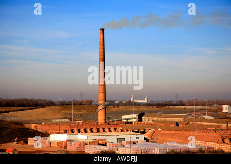 Ciminiere LBC laterizi Hanson mattone opere società Whittlesey Cambridgeshire England Regno Unito Regno Unito Foto Stock