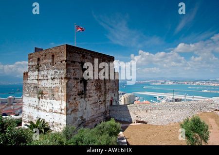 Upper Rock: castello moresco e lo Stretto di Gibilterra Foto Stock