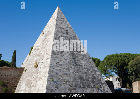 Piramide Cestia, Roma, Italia, Europa Foto Stock