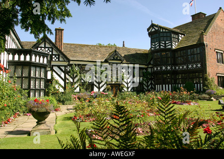 Inghilterra Cheshire Gawsworth vecchio cortile Hall Foto Stock