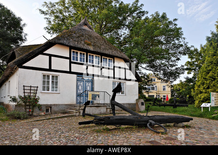 Cottage contadino convertito nel museo della città di Goehren, località balneare, Ruegen, Germania, Europa Foto Stock