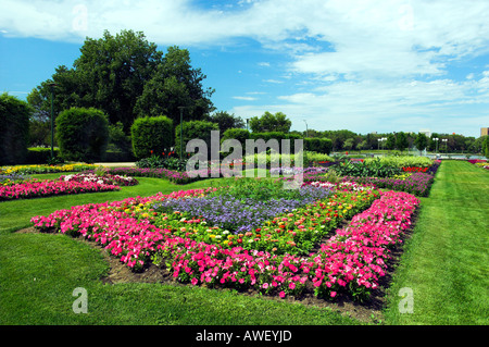 Formale di giardini di fiori in Saskatchewan provinciale motivi legislativa in Regina Saskatchewan Canada Foto Stock