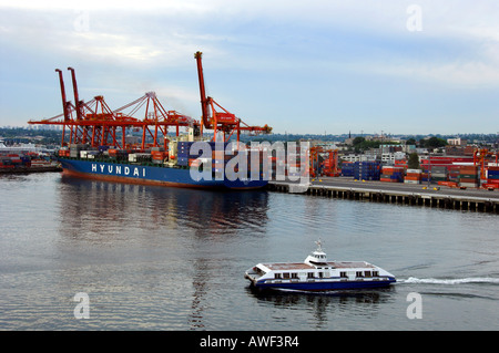 Il bus del mare e del porto di Vancouver struttura di contenitore a Vancouver British Columbia Canada Foto Stock