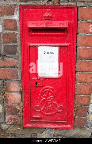 Montato a parete Red King Edward VII post box Lisvane Cardiff Regno Unito Foto Stock