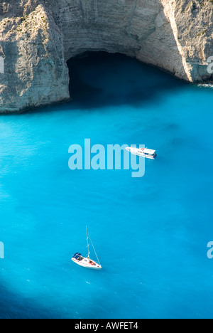 Barche nel naufragio Cove, Zante, Grecia Foto Stock